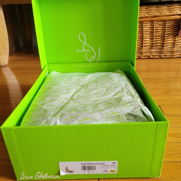 Sam Edelman Velvet Platform Heels in Prosecco - Picture 7 of 9